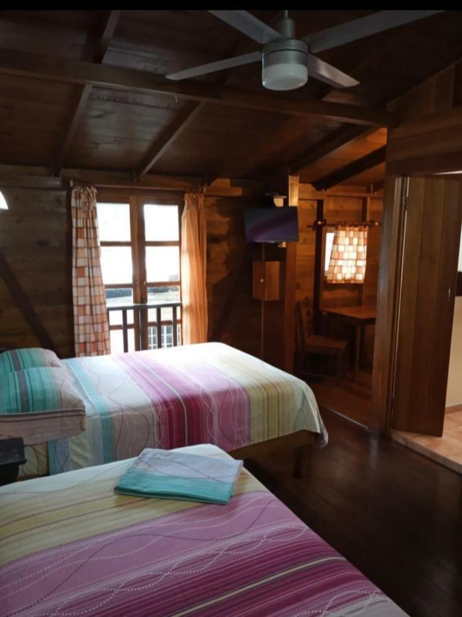 Hostal Hansi ボカス・タウン エクステリア 写真