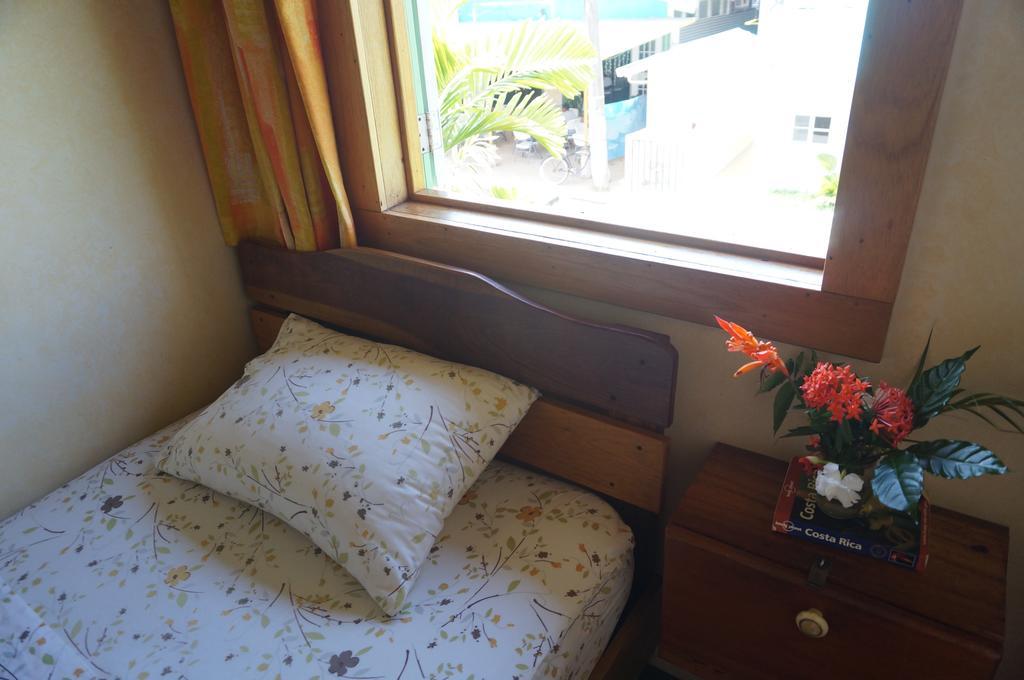 Hostal Hansi ボカス・タウン エクステリア 写真